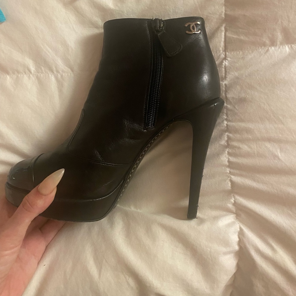 Chanel heels size 7